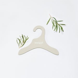 Cabides de papelão personalizados cinza bebê, resistentes à moda, sustentáveis, ecológicos, reciclados por TREMPEL