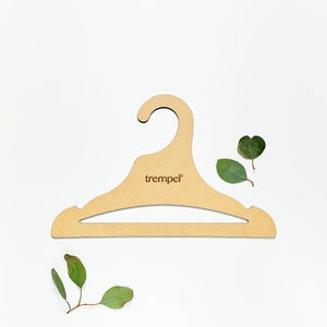 Perchas de Madera Personalizadas para Niños con Barra Transversal Resistentes a la Moda Sostenibles Ecológicas Recicladas por TREMPEL
