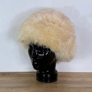 Tuscan Lamb Fur Hat - Etsy display picture 1