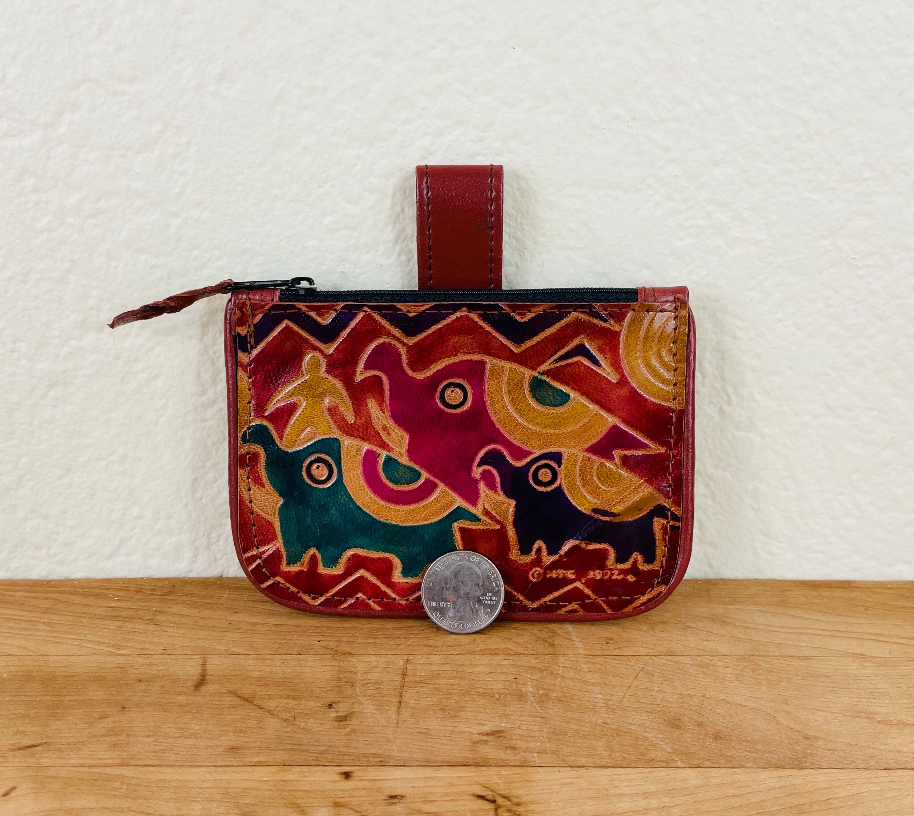 Dooney & Bourke ▪︎ Wallet/Coin purse ▪︎ Rainbow logo on Black leather  background