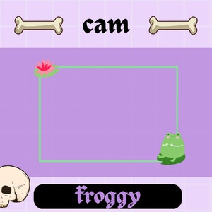 Könnte beinhalten: Lilafarbener und grüner digitaler Hintergrund mit einem weißen Knochen auf jeder Seite des Wortes "cam". Ein grüner Frosch sitzt auf einem Seerosenblatt in einem grünen Rahmen auf lilafarbenem Hintergrund. Das Wort "froggy" steht in schwarzer Schrift auf einem schwarzen Balken am unteren Rand des Bildes.