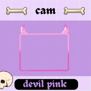 Könnte beinhalten: Lila-rosa Webcam-Rahmen mit Teufelshörnern und dem Text "devil pink" unten. Zwei weiße Knochen-Symbole befinden sich über dem Rahmen mit dem Wort "cam" dazwischen.