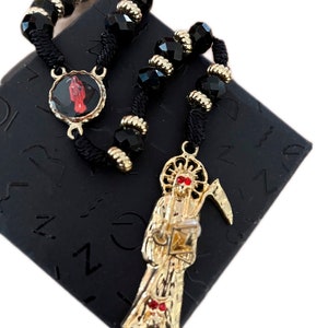 Holy Death&#39;s Necklace, Rosary Style. Collar de la Santa Muerte estilo Rosario