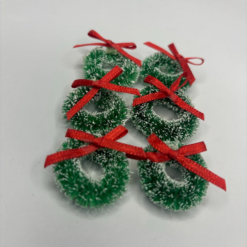 Mini Micro Wreaths, Green 1 Set of 6 Mini Wreaths, Sisal Bottle Brush