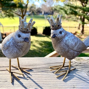 1 Sparrow Queen or King, Silver Grey Resin Bird with Crown, Great all year decor! ~Choice of ONE, of 2 different styles, or buy one of each!