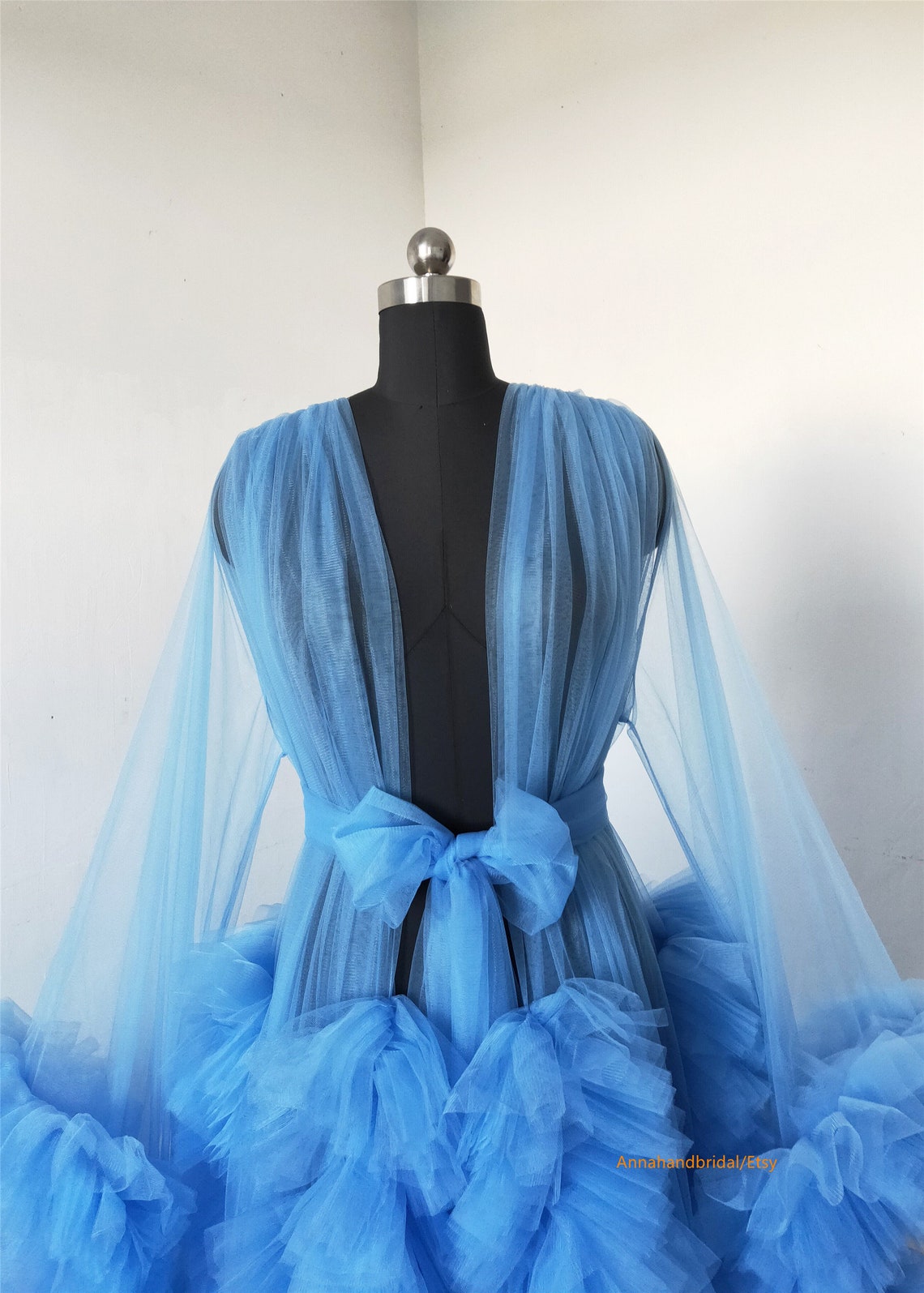 ruffle robe for maternity shoot