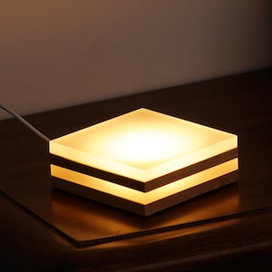 Base luminosa in legno massello con design quadrato da 95 mm*35 mm / 3,7 pollici*1,4 pollici, luce notturna a LED, base in legno chiaro - Cavo USB da 1,5 m