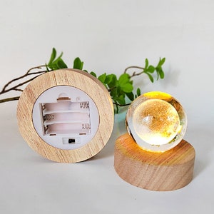 Design della batteria di diverse dimensioni, base rotonda in legno, luminosa, luce notturna a LED, base in legno chiaro, nessun cavo necessario