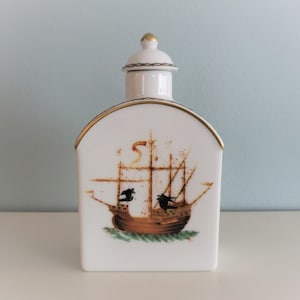Porcelain Chinese Export Tea Caddy, Tea Caddy, Tea Caddy with ship