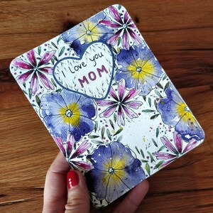 Personalisierte Muttertagskarte mit Blumenmotiv, handgemalte Blumen in lebendigen Farben, I love you Mom
