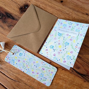 Aangepaste pastelkleurige bloemenkaart en bladwijzerset, uniek handgemaakt cadeau voor jubilea, verjaardagen of dierbaren, perfect voor frg