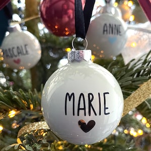 Personalized White Glass Christmas Ball with Heart. Glass Christmas Decoration with Name. Glass Christmas Ornament. Christmas Tree Decoration