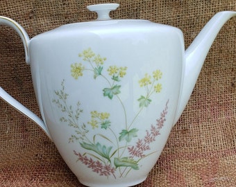 Vintage Heinrich & Co. Selb Bavaria Teapot, Favorit Large Porcelain Handpainted Delicate Floral German Teapot