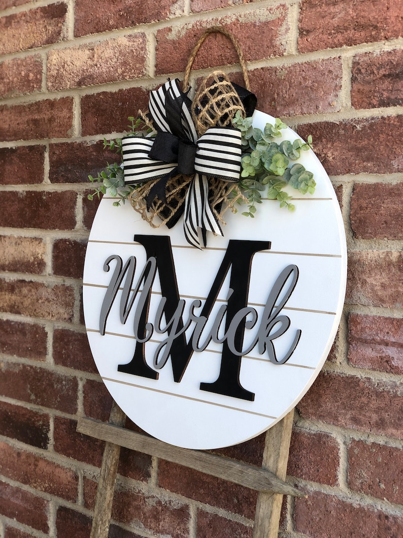 Front Door Decor, Personalized Door Hanger, Family Name Door Hanger, 3D Lettering, Family Name Sign, Porch Decor, Wood Round, Wedding Gift image 3