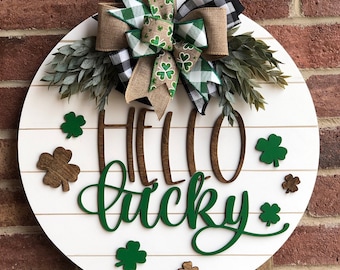 Front Door Decor, St Patrick’s Day Door Hanger, Hello Lucky Green Wreath Front Door Sign, Farmhouse Home Decor, Spring Porch Decor, Outdoor