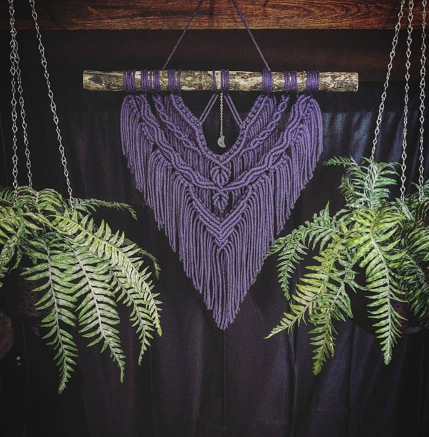 Macramé Pourpre avec Pendentif Demi Lune