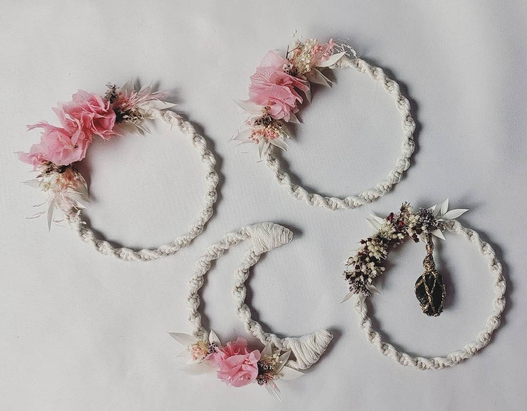 Petit Cerclage en Macramé et Fleurs Séchées