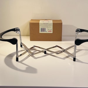ALESSI | Foldable Oven to Table Dish Holder in Stainless Steel* ( DUL05 PIPIRO) - D&#39;Urbino-Lomazzi