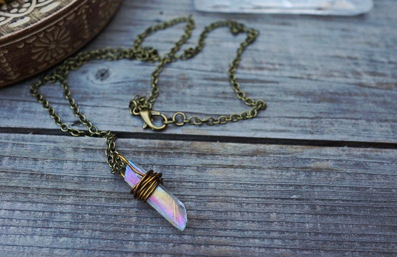 Dainty Quartz Point Necklace