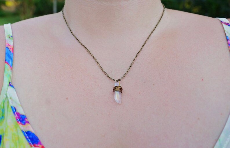 Dainty Quartz Point Necklace