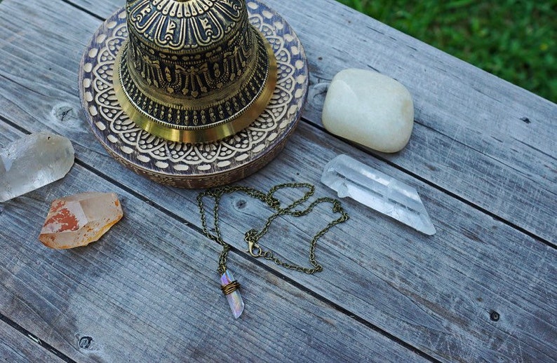 Dainty Quartz Point Necklace