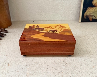 Wooden Musical Jewellery Box with Decorative Polished Veneer - Sorrento Style Vintage Alpine Marquetry - Toselli Serenade Swiss Movement