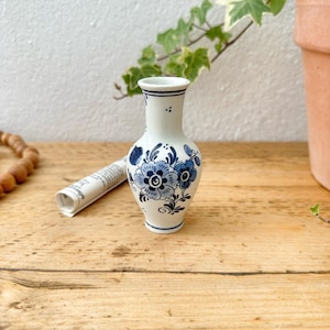 Delft Blue Miniature Vase: Dutch Ceramic Homeware