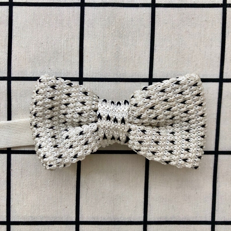 Knitted bow tie in different colours
