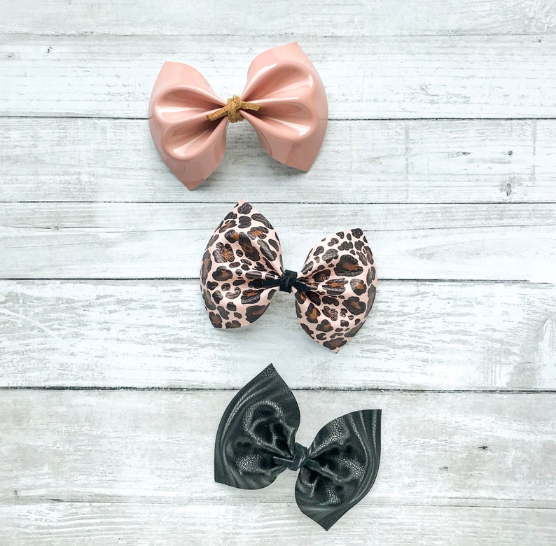 Girl Baby Headband Set Animal Print Baby Hair Bows for Girls Wild One Birthday Party Pink Leopard Headband Two Wild Birthday Bow Gift Set