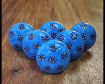 Boutons de meuble en céramique à fleurs bleues : Poignées de commode indiennes peintes à la main, Set de 10
