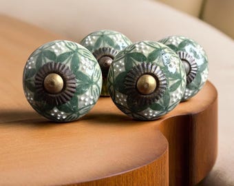 Pomo de cerámica floral verde pintado a mano: tirador de tocador bohemio vintage