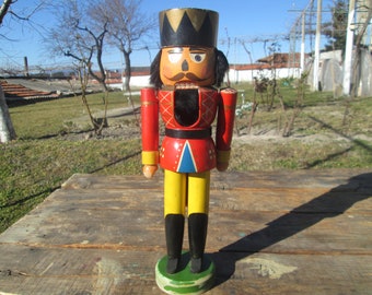 3ft wooden nutcracker