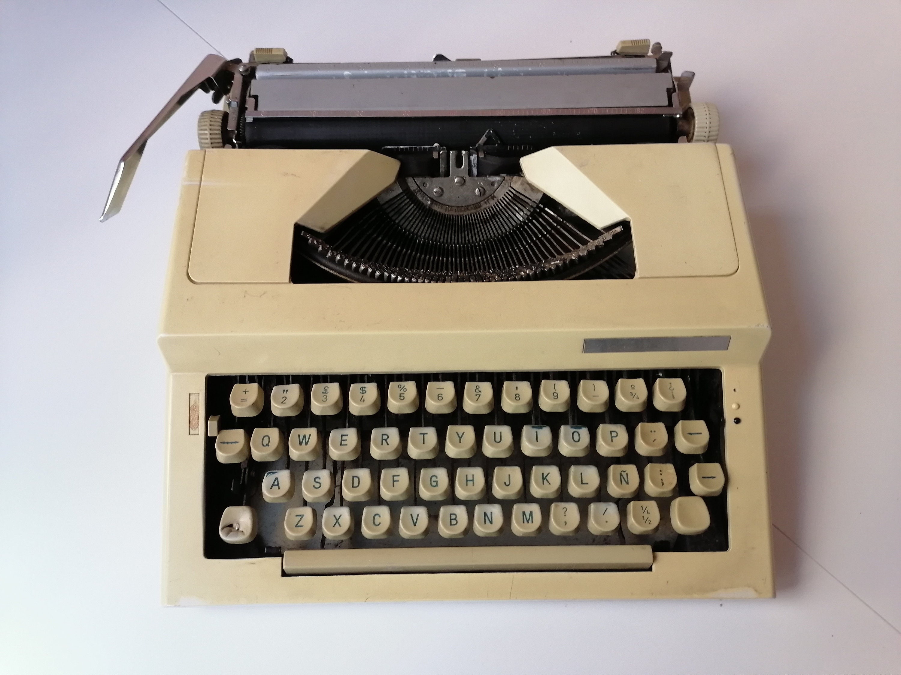Vintage Portable Manual Typewriter for sale | Only 2 left at -60%