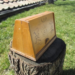 Wooden cigarette box, Vintage cigarette box, Wood cigarette case, Cigarette holder, Gift idea, Smoker accessory, Handmade cigarette storage