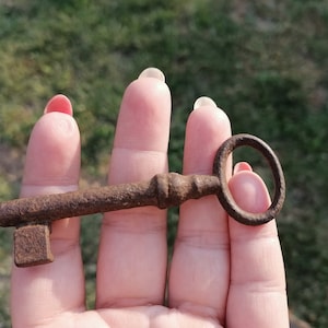 Big Iron Skeleton Key, Old Metal Key, Key Collection, Primitive Key, Vintage Key, Antique Key, Rusty Skeleton Key, Vintage Oval Metal Key