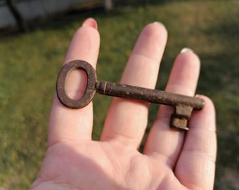 Antique Iron Skeleton Key, Rusty Metal Key, Primitive Decor