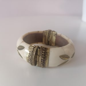 Brass and bone bracelet, Vintage bone bracelet, Brass bracelet, Ladies bracelet, Vintage jewelry, Gift idea, Woman&#39;s accessory, Boho style