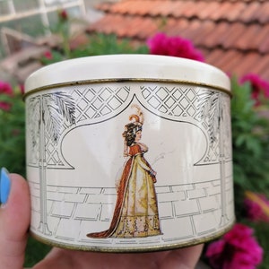 Metal tea box, Vintage spice box, Tin box with lid, Тreasure box, Gift for her, Vintage box, Tea storage, Spice storage box, Vintage kitchen