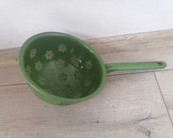 Enamelled colander 1960s, Big green colander, Enamel large colander, Vintage enamel sieve, Vintage strainer, Rustic kitchen, Vintage decor