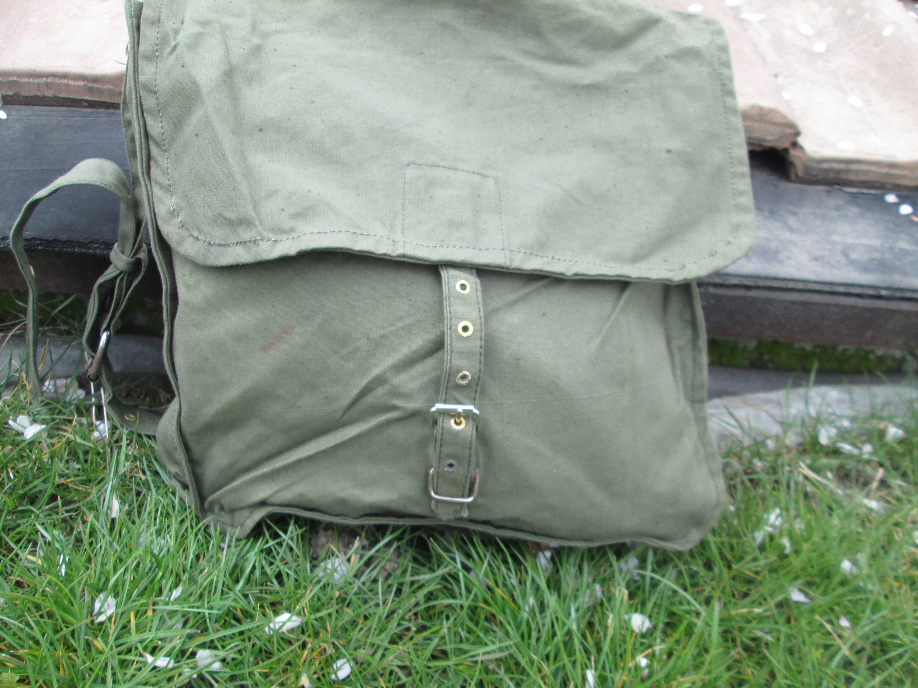 個人装備 Vintage Military Canvas Shoulder Bag Vintage Military Canvas Shoulder Bag, Green Army Pouch - Etsy