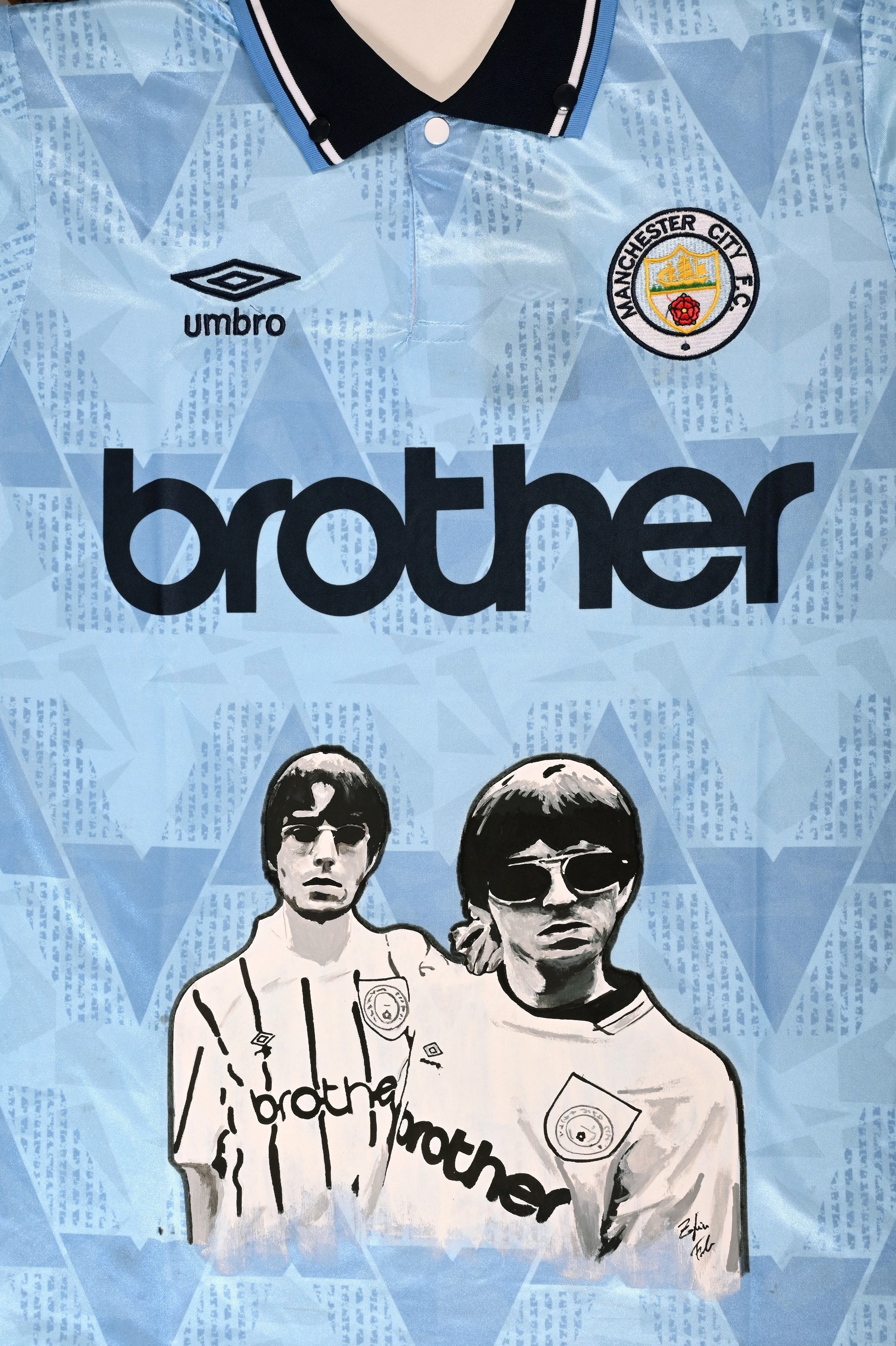 Maglia Manchester City Oasis dipinta a mano Etsy Italia