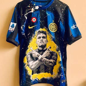 Maglia Inter Lautaro Martinez dipinta a mano & poster image 1