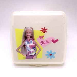 Vintage Barbie Tupperware Sandwich Keeper, Sturdy Plastic Snap Shut Keeper For Sandwich Or Storage, Free Priority Shipping