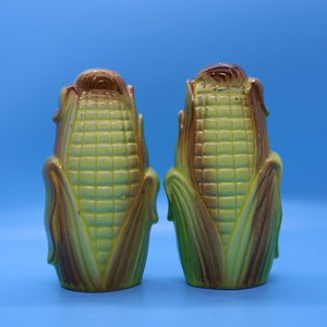 Vintage Salt And Pepper Ears Of Corn Shakers, Adorable 1950's Japan Salt & Pepper Shakers, Painted Beautifully, Free Priority Shipping
