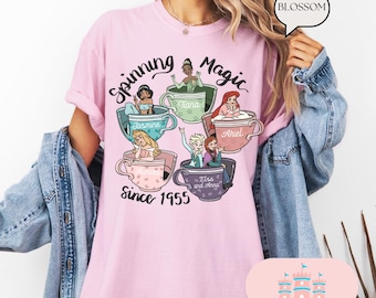 Camisa de princesas Disney con acuarela y lazos retro Comfort Color®, camisa de Disney Aurora, Ariel, Bella, Cenicienta, Tiana, Magic Kingdom