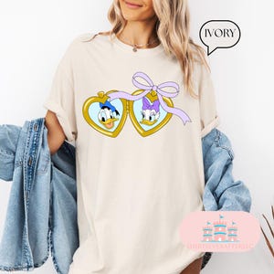 Comfort Color® Locket Shirt, süßes Locket Bow Shirt, Donald Daisy Lover T-Shirt, süße Disneyworld Erwachsene T-Shirts, Daisy Coquette T-Shirt