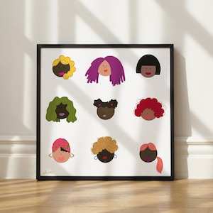 Puede incluir: Una impresión enmarcada con fondo blanco que presenta nueve ilustraciones coloridas de rostros de mujeres con diferentes peinados. Las caras son todas sonrientes y tienen piel morena. La impresión está firmada "elias" en la esquina inferior izquierda.