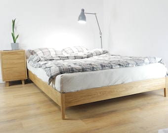 Sängstomme i massiv ek – en tidlös design, tillgänglig i fyra storlekar (från 140 cm till 200 cm).