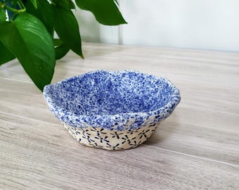 Handmade Ceramic Trinket Bowl: Wheel Thrown Stoneware Ring Dish