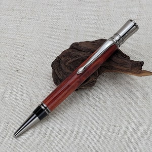 Hand Turned Pen - Redheart - Gunmetal